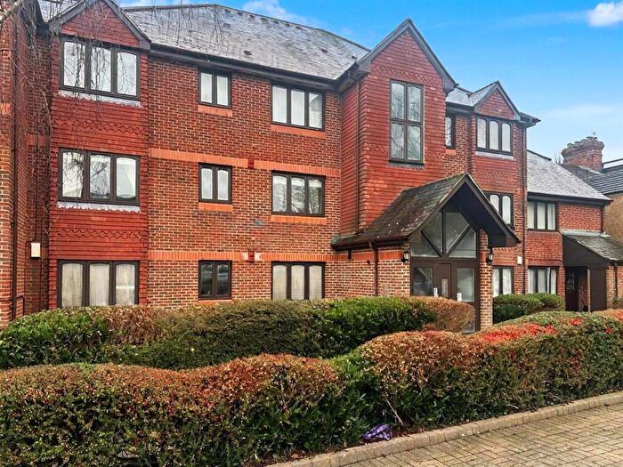 1 Bedroom Apartment For Sale In Granville Road, St. Albans, AL1