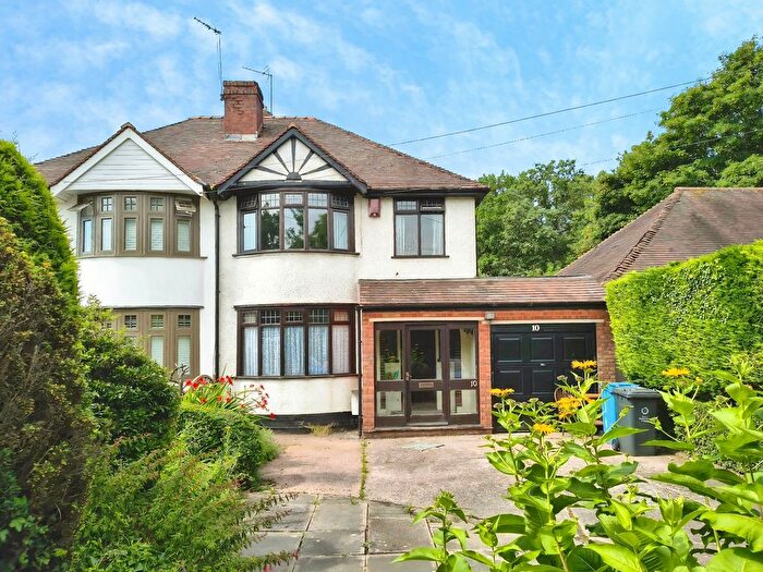 3 Bedroom Semi Detached House For Sale In Broad Lane, Essington, Wolverhampton, Staffordshire, WV11