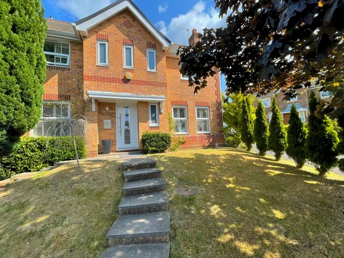 3 Bedroom House To Rent In Redgrave Drive, Crawley, RH10