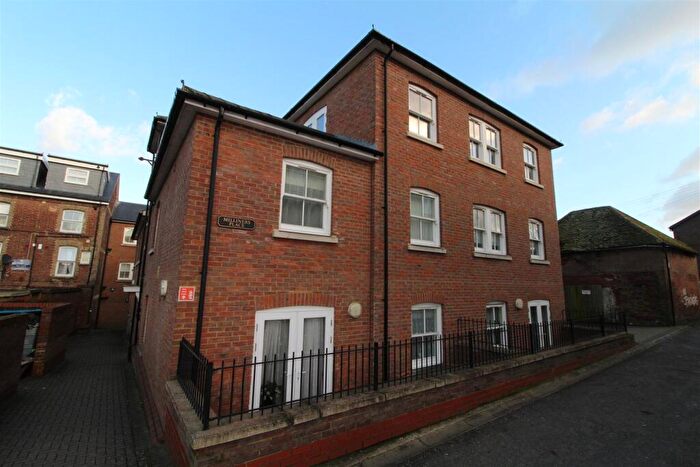 1 Bedroom Flat To Rent In Milliners Place, Matthew Street, Dunstable, LU6