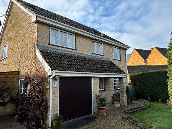 4 Bedroom Detached House For Sale In Downington, Lechlade, Gloucestershire, GL7