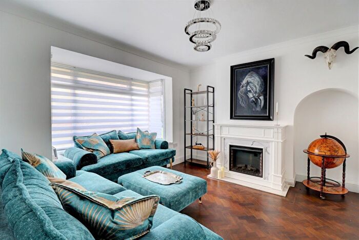 5 Bedroom Semi-detached House For Sale In Marys Mead, Hazlemere, Buckinghamshire, HP15