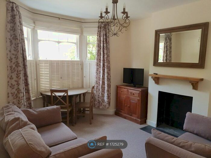 2 Bedroom Flat To Rent In Parfrey Street, London, W6