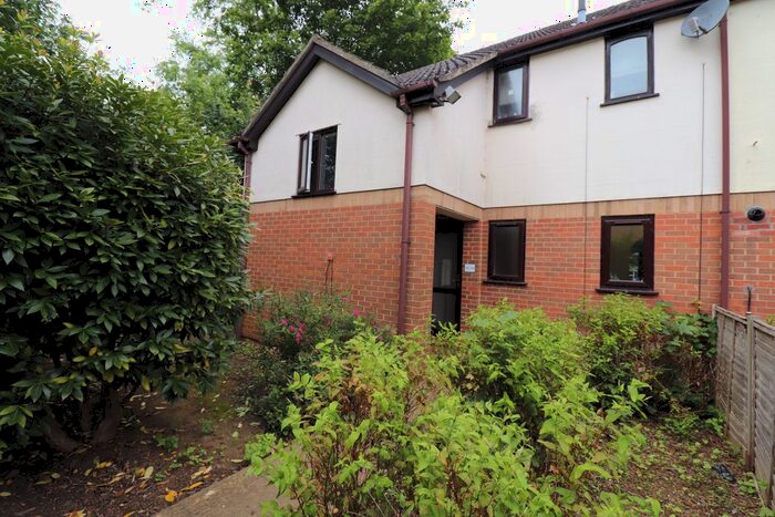 1 Bedroom Flat To Rent In Woodpecker Way, East Hunsbury, Northampton, NN4