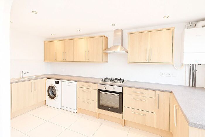 3 Bedroom Property To Rent In Damon Close, Sidcup, DA14