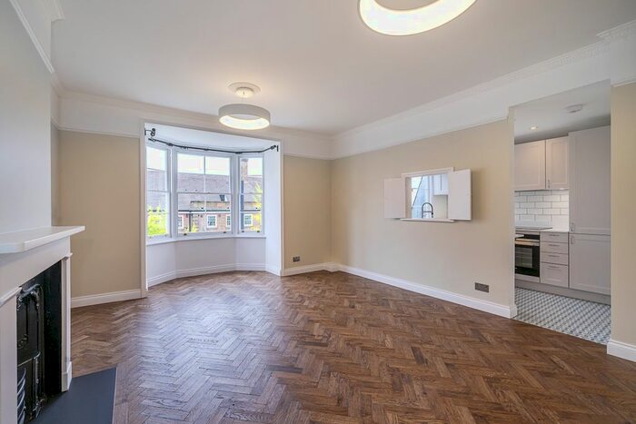 2 Bedroom Flat To Rent In Gloucester Terrace, London, W2