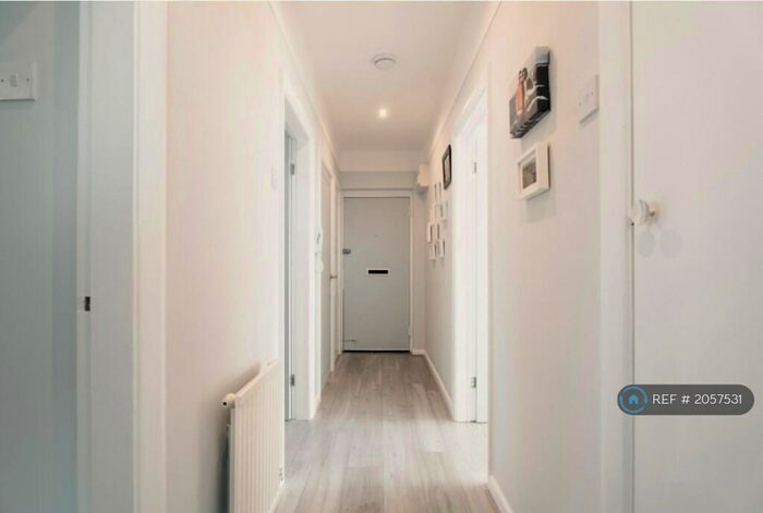 2 Bedroom Flat To Rent In Bella Vista Court, Liverpool, L23