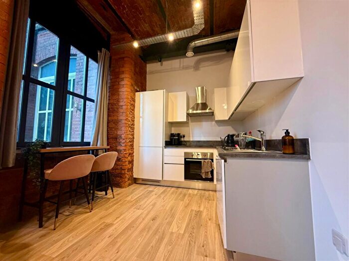 1 Bedroom Apartment To Rent In Water Street, Stockport, SK1