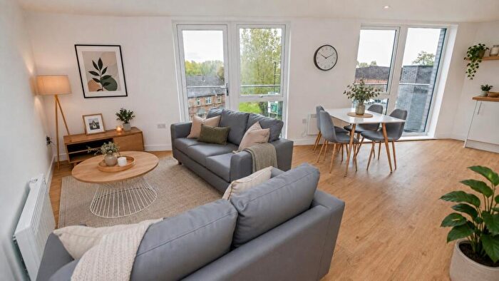 3 Bedroom Flat To Rent In The Plaza :: Manchester, M4