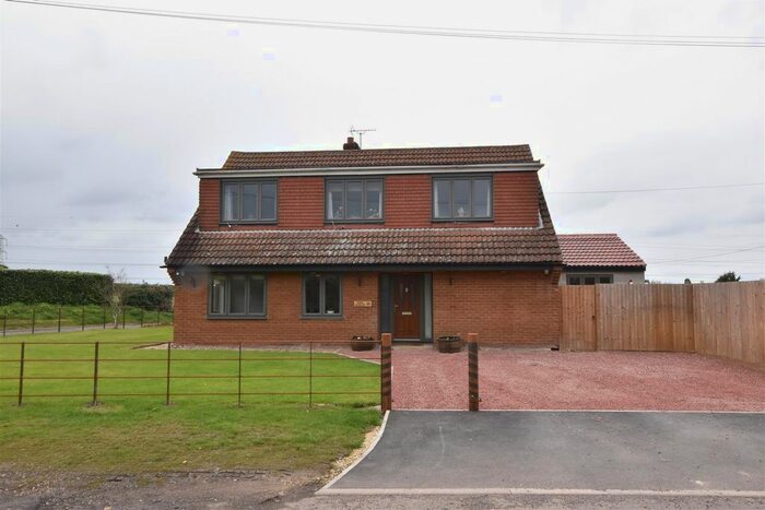 4 Bedroom Detached Bungalow For Sale In High Marnham, Newark, NG23