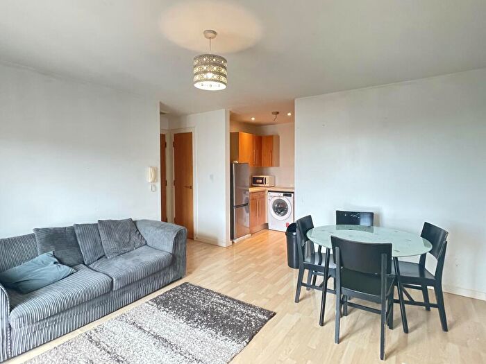 2 Bedroom Flat To Rent In Quay, Ordsall Lane, Salford, M5