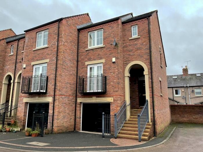 2 Bedroom Town House To Rent In Mcilmoyle Way, Carlisle, CA2