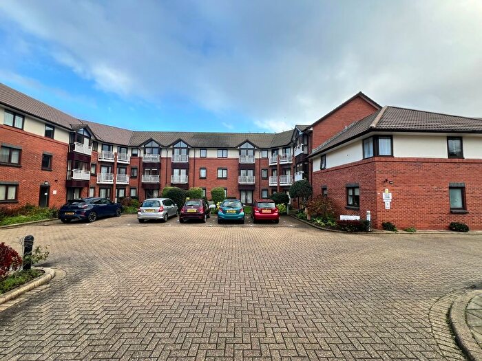 2 Bedroom Flat To Rent In Vennland Way, Minehead, Somerset, TA24