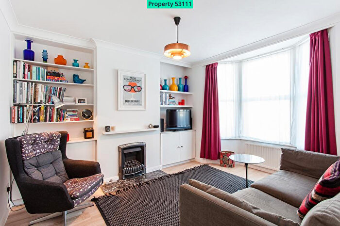 1 Bedroom Ground Maisonette For Sale In Victoria Road, Barnet, EN4