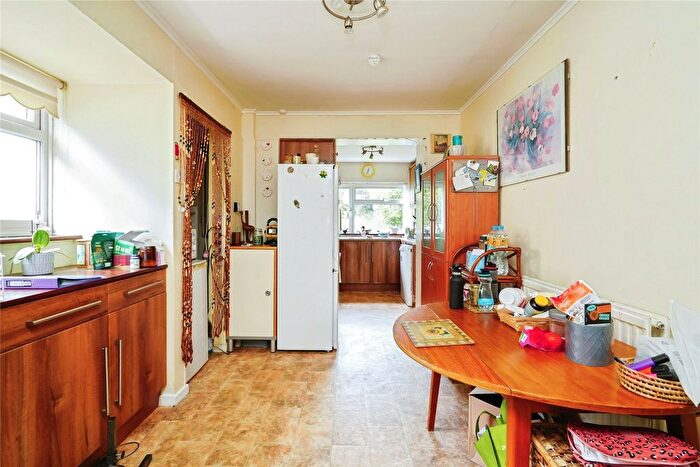 2 Bedroom Bungalow For Sale In Wroslyn Road, Freeland, OX29