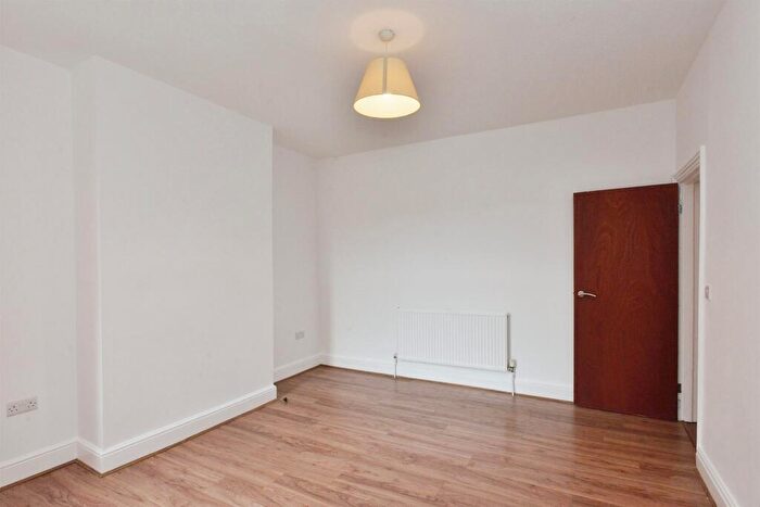 3 Bedroom Terraced House For Sale In Cambridge Street, Wolverton, Milton Keynes, MK12