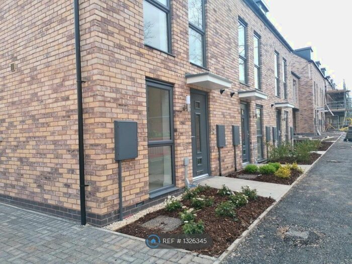 4 Bedroom Semi-Detached House To Rent In Darwin House, Birmingham, B5