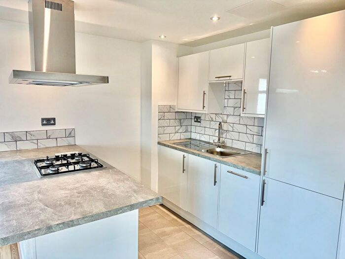 2 Bedroom Flat To Rent In Devons Road, London, E3