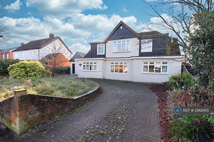 4 Bedroom Detached House To Rent In Roxwell Road, Chelmsford, CM1