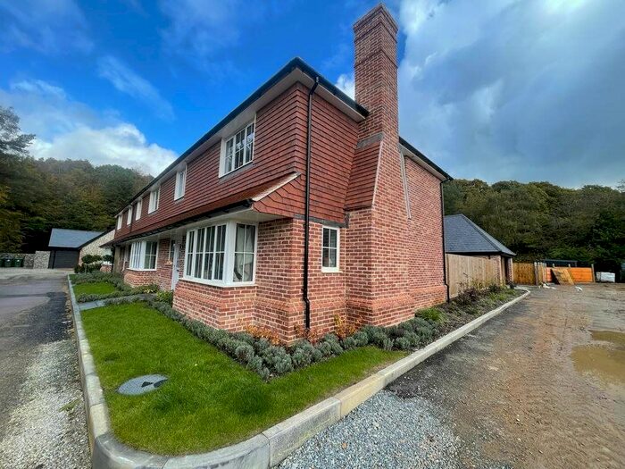 3 Bedroom Property To Rent In Stone Street, Seal, Sevenoaks, TN15