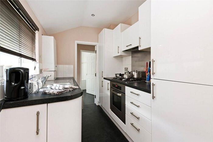 2 Bedroom Terraced House To Rent In Stanley Road, Croydon, CR0