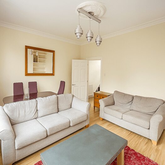 3 Bedroom Flat To Rent In Champion Road, Upper Sydenham, London, SE26