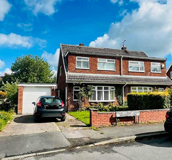 3 Bedroom Semi-Detached House For Sale In Fferm Llidiart Werdd, Coedpoeth, Wrexham, LL11