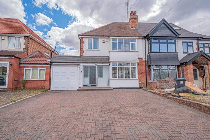 3 Bedroom Semi-Detached House For Sale In Coventry Road, Sheldon, B26