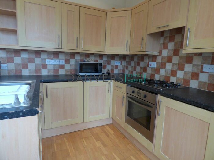 3 Bedroom Flat To Rent In University Road, Leicester, LE1