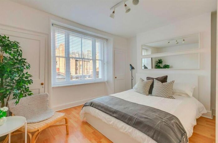 2 Bedroom Flat To Rent In Nottingham Place, London, W1U