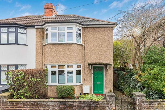 3 Bedroom Semi-Detached House For Sale In Niagara Road, Henley-On-Thames, RG9