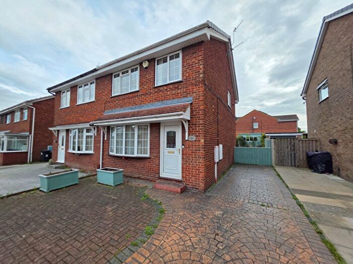 3 Bedroom Semi-Detached House For Sale In Whitcomb Drive, New Rossington, DN11