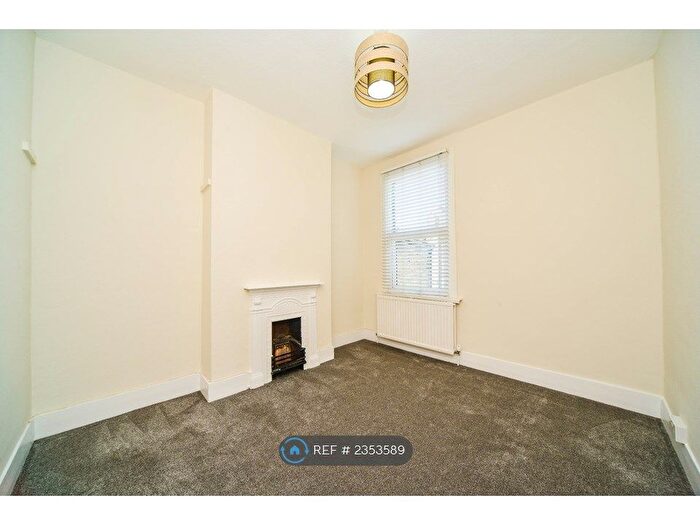 1 Bedroom Flat To Rent In St. Dunstans Road, London, W6