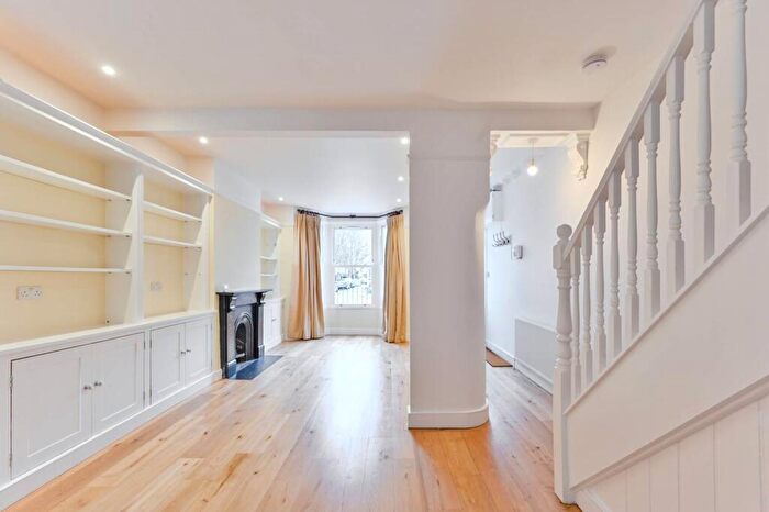 4 Bedroom House For Sale In Shuttleworth Road, Battersea, London, SW11