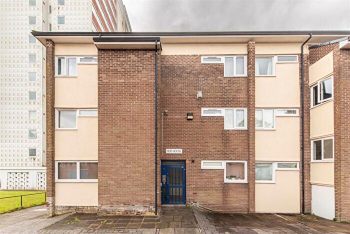 2 Bedroom Flat For Sale In Hunters Road, Spital Tongues, Newcastle Upon Tyne, NE2