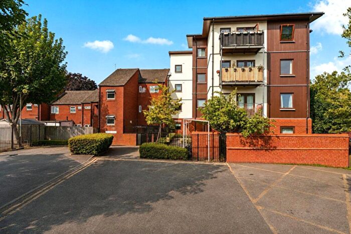 2 Bedroom Apartment For Sale In Sun Street, Reading, Berkshire, RG1