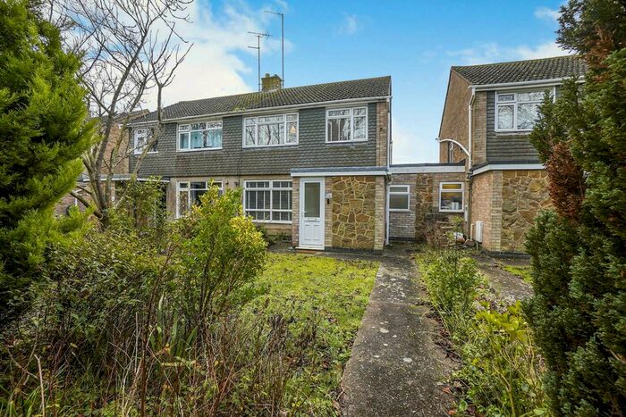 3 Bedroom Semi-Detached House For Sale In Northampton Road, Northampton, NN7