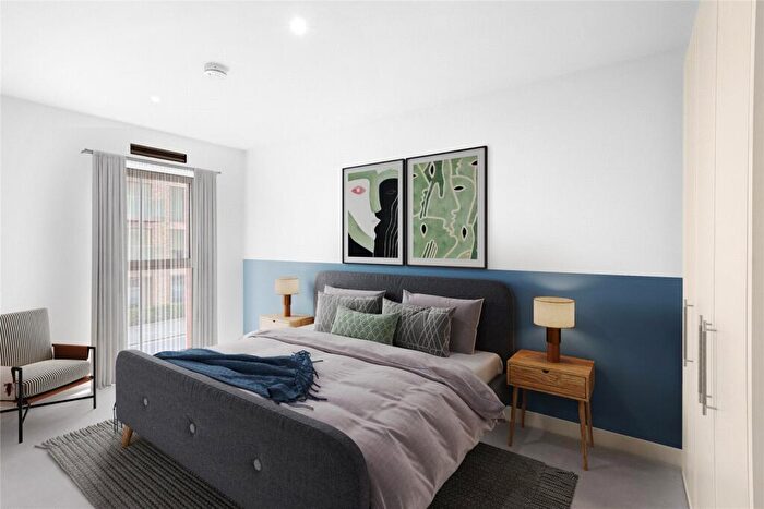 3 Bedroom Flat For Sale In Royal Crest Avenue, London, E16