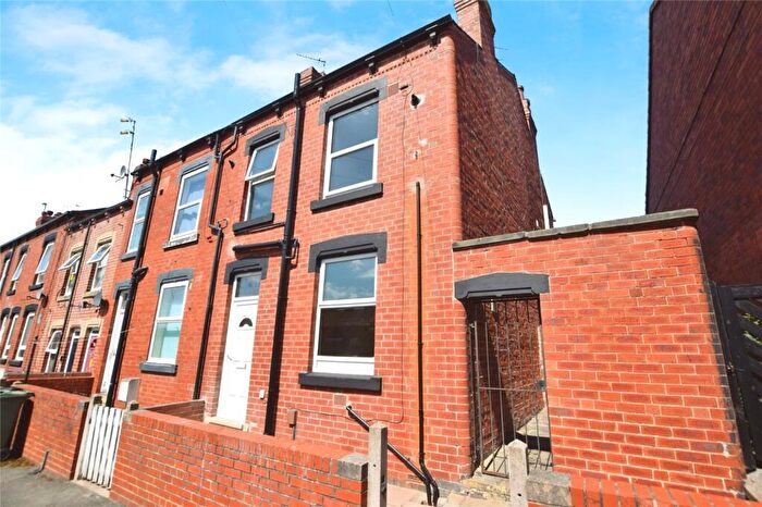 1 Bedroom End Of Terrace House To Rent In Tilbury Avenue, Holbeck, Leeds, West Yorkshire, LS11
