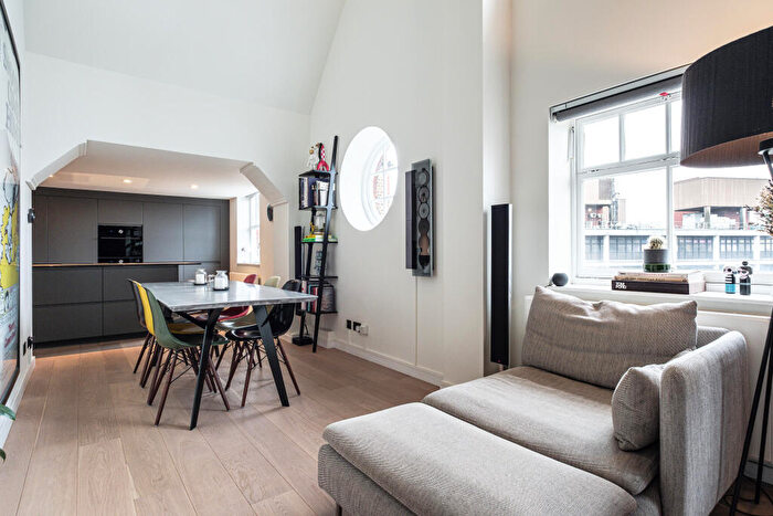 2 Bedroom Flat For Sale In The Academy, Highgate Hill, N19