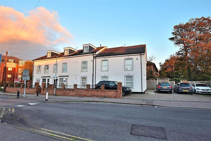 2 Bedroom Flat For Sale In Great Northern Road, Dunstable, Beds, LU5