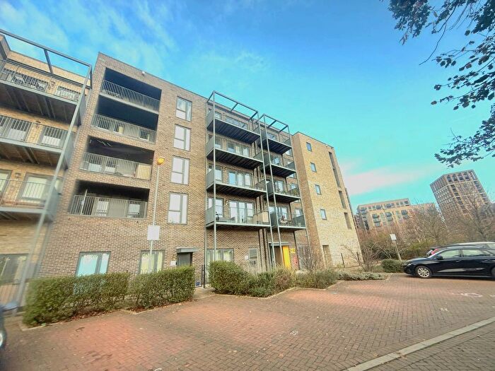 2 Bedroom Flat To Rent In Chronicle Avenue, London, NW9
