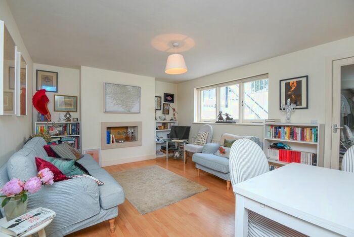 1 Bedroom Flat To Rent In Portland Road, Notting Hill, London, W11