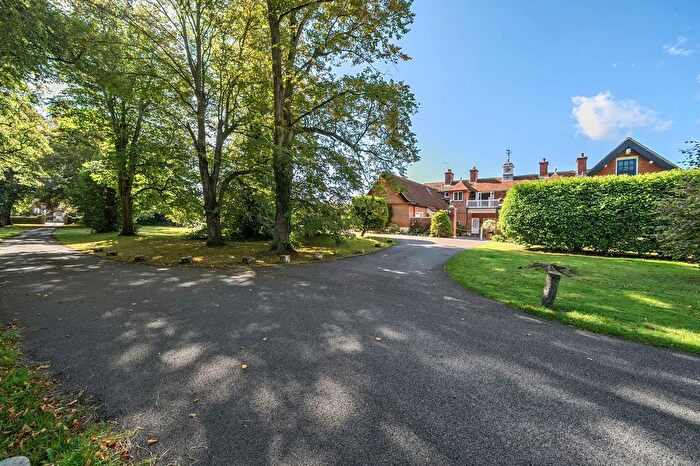 2 Bedroom Flat For Sale In Saltcote Lane, Playden, TN31