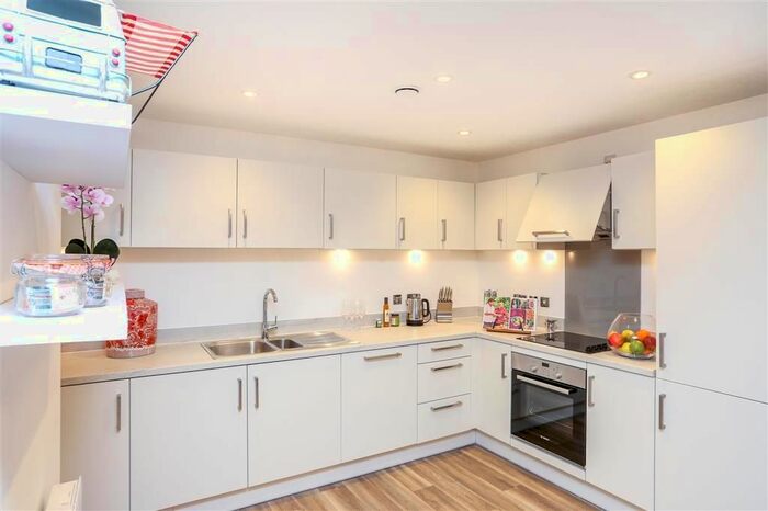 2 Bedroom Flat To Rent In Rickman Drive, Birmingham, B15