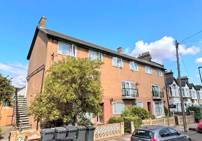 1 Bedroom Flat To Rent In Chudleigh Road London, SE4