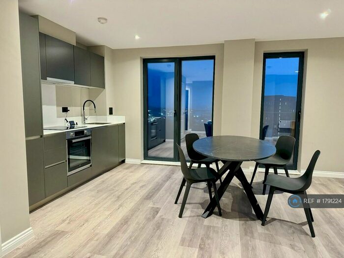 2 Bedroom Flat To Rent In Springwell Gardens, Leeds, LS12