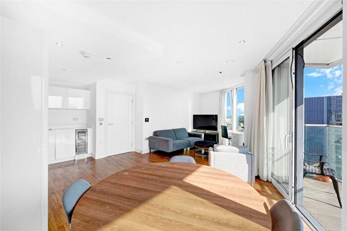 3 Bedroom Apartment To Rent In Alie Street, E1