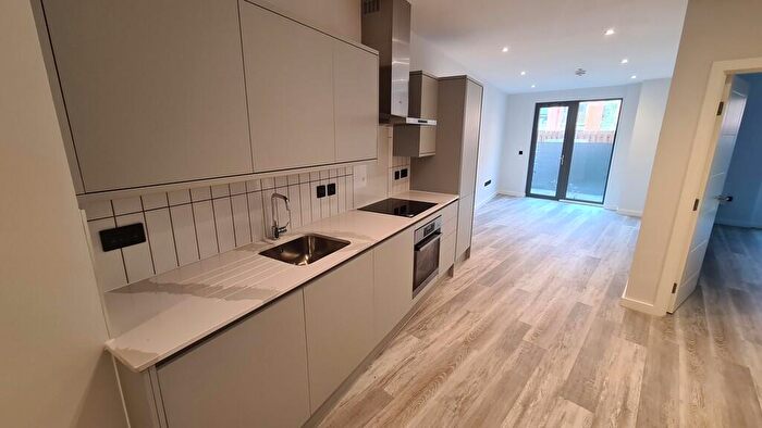 1 Bedroom Apartment To Rent In Apex Lofts, Birmingham, B12