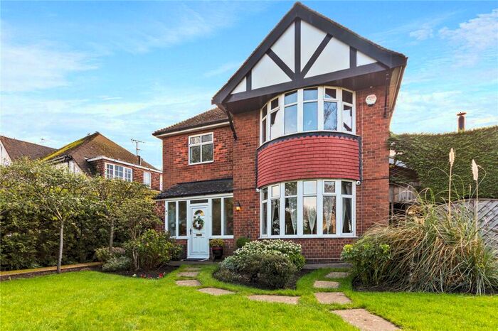 3 Bedroom Detached House For Sale In Weelsby Road, Grimsby, Lincolnshire, DN32